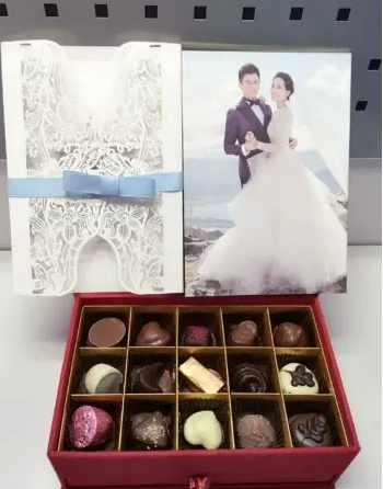 ����¡����ʷ���Ӱڵ�̯�������������