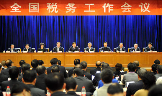 ˰���ܾ�:��Ӧ�³�̬ ��������˰�����������ϵ