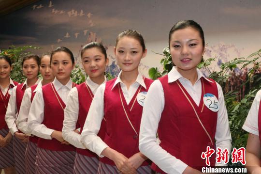 �Ϻ��½��г�114�ˡ�ͻΧ����װ��̭�ʳ�9��