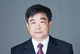 星辰科技董事长吕虹正装照_副本.jpg