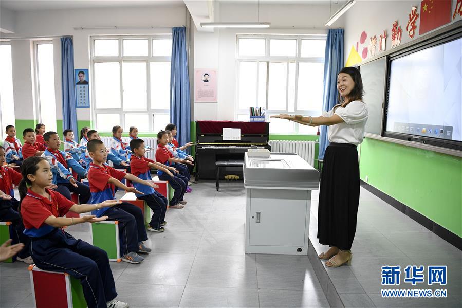 (新华全媒头条·走向我们的小康生活·图文互动)(15)23万人的命运转折——我国最大易地生态移民安置区的脱贫密码