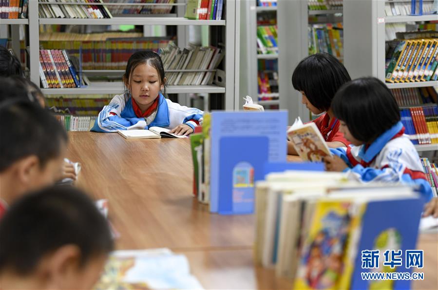 (新华全媒头条·走向我们的小康生活·图文互动)(17)23万人的命运转折——我国最大易地生态移民安置区的脱贫密码