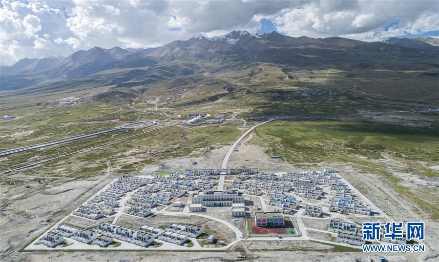 ���»�ȫýͷ�����������ǵ�С�����ͼ�Ļ�������1���������գ����ǵ��¼�԰���������׵ط�ƶ��Ǩ����Ҹ�����������