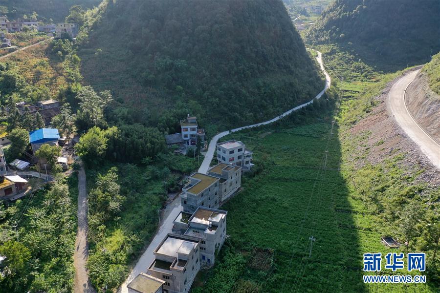 ���»�ȫýͷ�����������ǵ�С�������ս��ʤ��ƶ���ᡤͼ�Ļ�������5��ǧ��֮�ʽ񳯽⡪������ƶ��Ⱥ��ʵ�֡���ˮ���