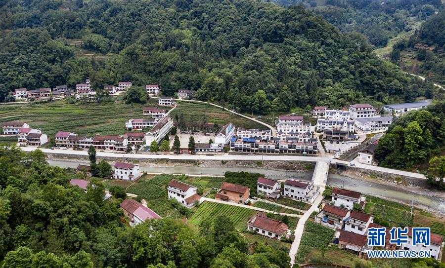 (脱贫攻坚)(1)秦巴小山村的华丽蜕变